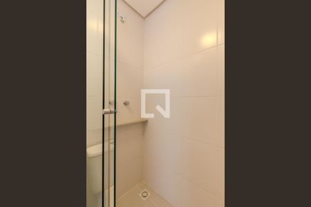 Banheiro Social de apartamento para alugar com 2 quartos, 57m² em Ipanema, Porto Alegre