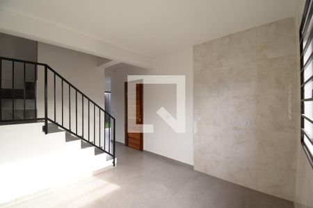 Sala de casa para alugar com 3 quartos, 70m² em Pinheirinho, Curitiba