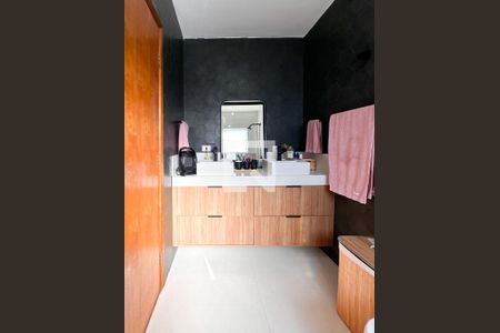 Banheiro da Suíte 1 de casa para alugar com 3 quartos, 180m² em Vila Alvinopolis, São Bernardo do Campo