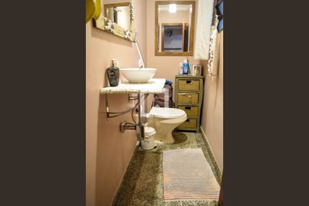 Lavabo de casa à venda com 3 quartos, 120m² em Vila Carrão, São Paulo
