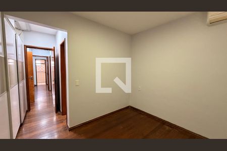Suíte 1 de apartamento para alugar com 3 quartos, 140m² em Setor Bueno, Goiânia