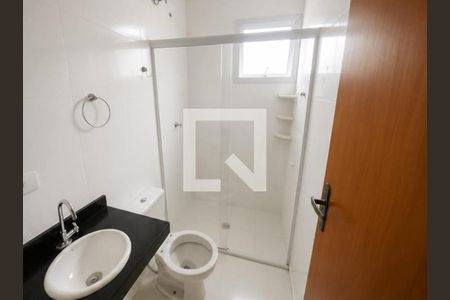 Banheiro de casa de condomínio à venda com 2 quartos, 56m² em Jardim Santo Alberto, Santo André