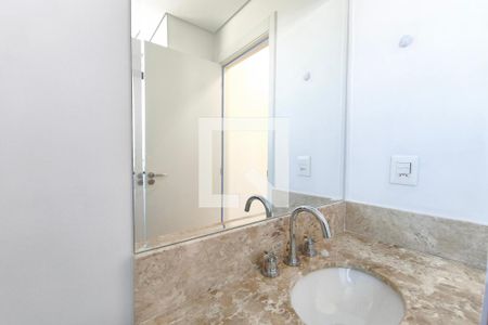 Banheiro Suíte de apartamento para alugar com 3 quartos, 76m² em Swiss Park, Campinas