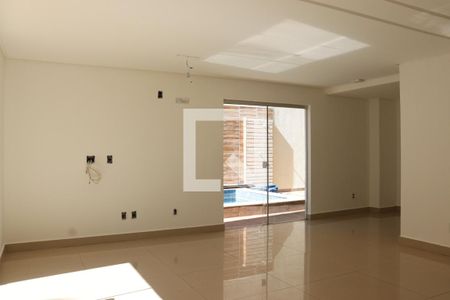 Casa à venda com 3 quartos, 105m² em Parque Amazonia, Goiânia