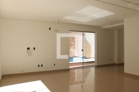 Casa à venda com 3 quartos, 105m² em Parque Amazonia, Goiânia