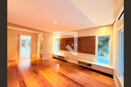 Sala de TV de casa para alugar com 4 quartos, 250m² em Brooklin, São Paulo