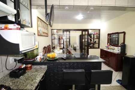 Sala / Cozinha de casa para alugar com 4 quartos, 280m² em Vila Princesa Isabel, São Paulo