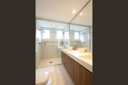 Banheiro da Suíte de apartamento à venda com 2 quartos, 112m² em Vila Nova Conceição, São Paulo