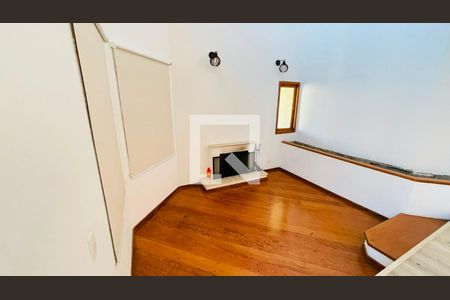 Sala de casa de condomínio para alugar com 4 quartos, 600m² em Jardim Indaia, Embu das Artes