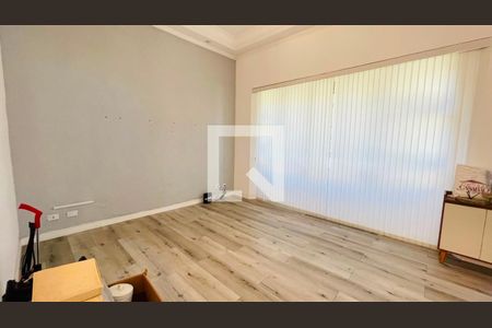Sala de casa de condomínio para alugar com 4 quartos, 600m² em Jardim Indaia, Embu das Artes