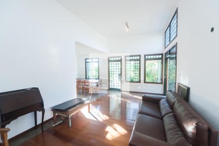 casa 1 - sala de casa de condomínio à venda com 4 quartos, 430m² em Ville de Montagne, Nova Lima