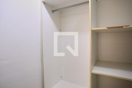 Closet da suíte de apartamento à venda com 3 quartos, 115m² em Nova Floresta, Belo Horizonte