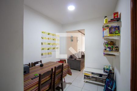 Sala de apartamento para alugar com 2 quartos, 75m² em Sete Pontes, São Gonçalo
