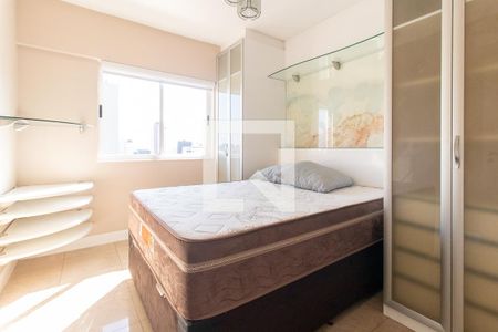 Quarto de apartamento para alugar com 1 quarto, 56m² em Centro, Curitiba