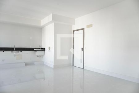 Sala e quarto  de kitnet/studio à venda com 1 quarto, 44m² em Savassi, Belo Horizonte