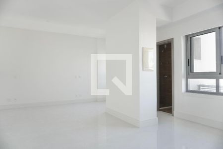 Sala e quarto  de kitnet/studio à venda com 1 quarto, 44m² em Savassi, Belo Horizonte