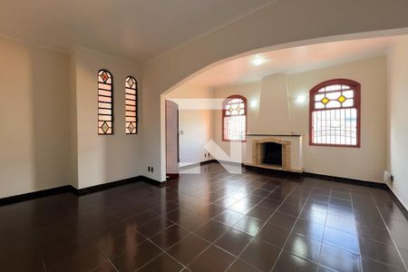 Sala de casa à venda com 4 quartos, 221m² em Vila Martina, Valinhos
