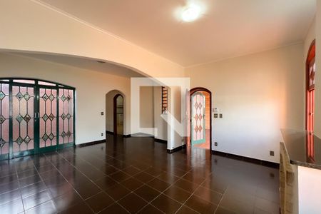 Sala de casa à venda com 4 quartos, 221m² em Vila Martina, Valinhos