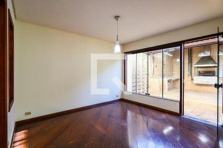Casa para alugar com 3 quartos, 250m² em Jardim Londrina, São Paulo