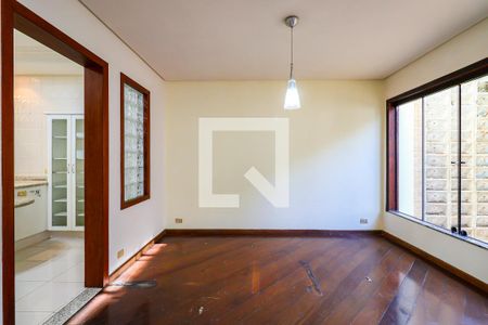 Casa para alugar com 3 quartos, 250m² em Jardim Londrina, São Paulo