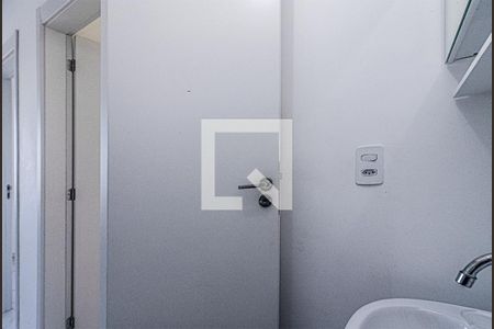 banheiro social_4 de apartamento para alugar com 2 quartos, 35m² em Sacoma, São Paulo