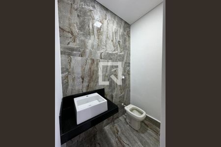 Casa para alugar com 3 quartos, 230m² em Novo Mundo, Uberlândia