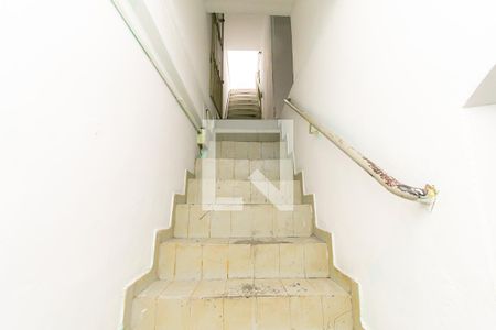 Escada de casa à venda com 3 quartos, 49m² em Parque dos Bancarios, São Paulo