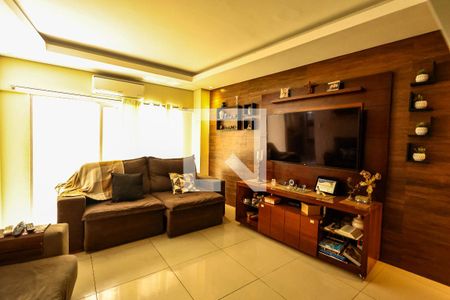Sala de casa para alugar com 4 quartos, 240m² em Grajaú, Belo Horizonte