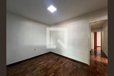 Casa à venda com 3 quartos, 180m² em Serrano, Belo Horizonte