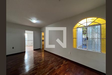 Sala 2 de casa à venda com 3 quartos, 180m² em Serrano, Belo Horizonte