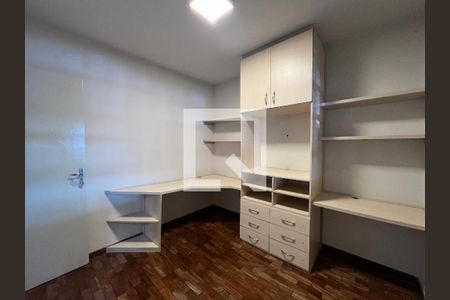 Quarto 1 de casa à venda com 3 quartos, 180m² em Serrano, Belo Horizonte
