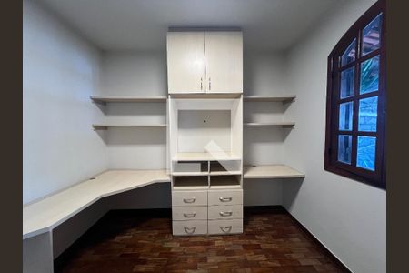 Quarto 1 de casa à venda com 3 quartos, 180m² em Serrano, Belo Horizonte
