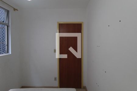 Quarto 1 de apartamento para alugar com 2 quartos, 44m² em Heliópolis, Belo Horizonte