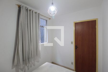 Quarto 1 de apartamento para alugar com 2 quartos, 44m² em Heliópolis, Belo Horizonte
