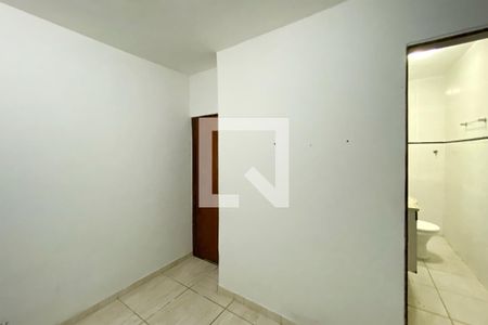 Suite de casa para alugar com 3 quartos, 100m² em Sagrada Família, Belo Horizonte