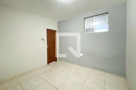 Quarto 2 de casa para alugar com 3 quartos, 100m² em Sagrada Família, Belo Horizonte