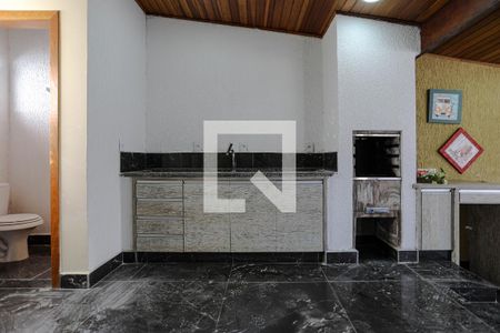 Casa para alugar com 3 quartos, 200m² em Vila Oliveira, Mogi das Cruzes