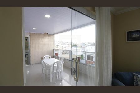 Sala de casa de condomínio para alugar com 4 quartos, 104m² em Ogiva, Cabo Frio
