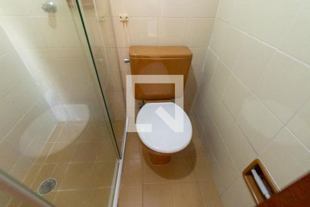 Banheiro Social de apartamento à venda com 1 quarto, 65m² em Centro, Curitiba