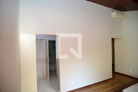 Suíte de casa de condomínio à venda com 4 quartos, 304m² em Itanhangá, Rio de Janeiro