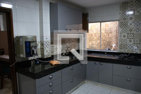 Casa à venda com 3 quartos, 105m² em Setor Perim, Goiânia