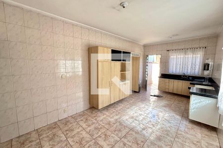 Cozinha  de casa para alugar com 3 quartos, 140m² em Jardim Santo Antonio, São Paulo