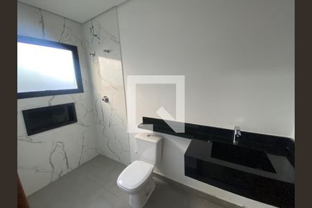 Banheiro de casa de condomínio para alugar com 3 quartos, 256m² em Condomínio Santa Adélia, Cotia
