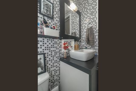 Banheiro da Suíte de apartamento à venda com 3 quartos, 63m² em Jardim Itu, Porto Alegre