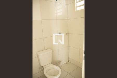 Banheiro de kitnet/studio para alugar com 1 quarto, 50m² em Setor Vila João Vaz, Goiânia