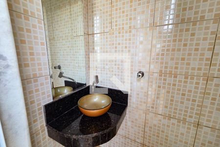 Lavabo de casa de condomínio para alugar com 3 quartos, 154m² em Nova Mirim, Praia Grande