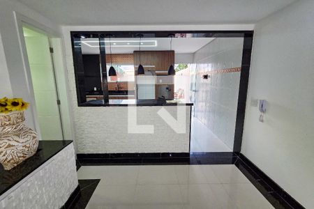 Sala de casa de condomínio para alugar com 3 quartos, 154m² em Nova Mirim, Praia Grande