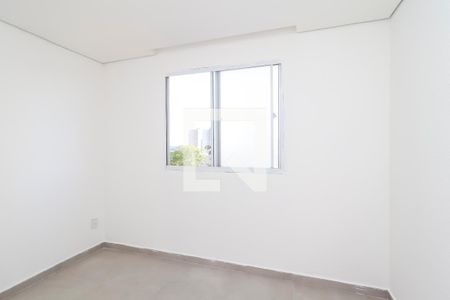 Quarto 1 de apartamento para alugar com 2 quartos, 45m² em Jardins Recanto das Rosas, São Paulo