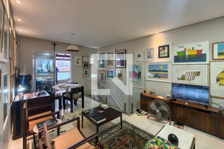 Sala de casa de condomínio para alugar com 2 quartos, 74m² em Maracanã, Praia Grande