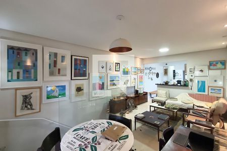 Sala de casa de condomínio para alugar com 2 quartos, 74m² em Maracanã, Praia Grande